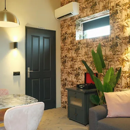 Velserhoeve Bed & Breakfast Velserbroek